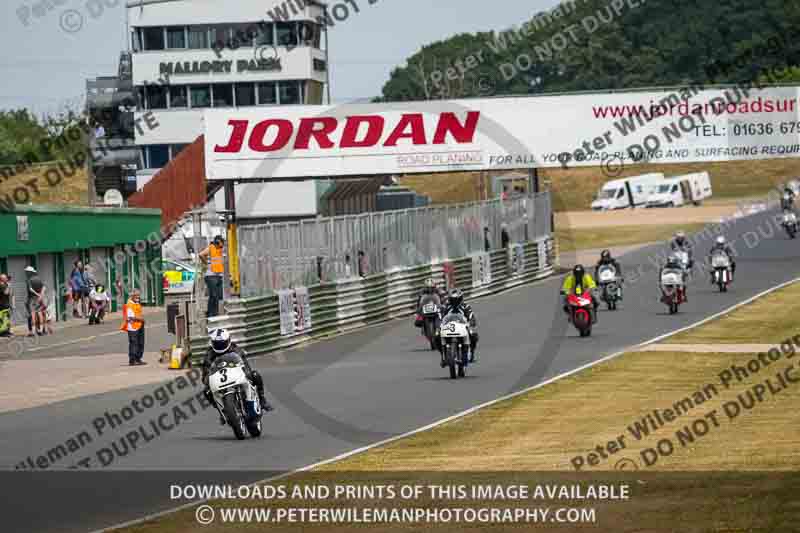 Vintage motorcycle club;eventdigitalimages;mallory park;mallory park trackday photographs;no limits trackdays;peter wileman photography;trackday digital images;trackday photos;vmcc festival 1000 bikes photographs